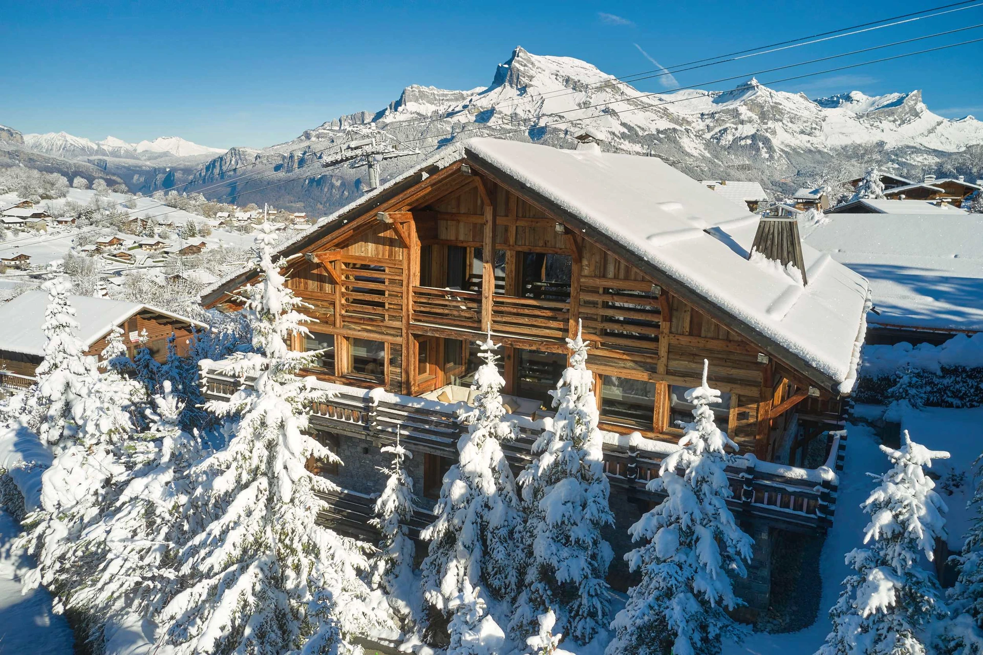 Investir dans le luxe locatif en Haute-Savoie : la nouvelle valeur refuge des Alpes